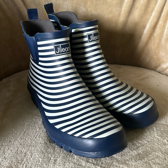 jileon Shoes - JILEON Women’s Navy/White Striped Ankle Wide Calf Rainboots